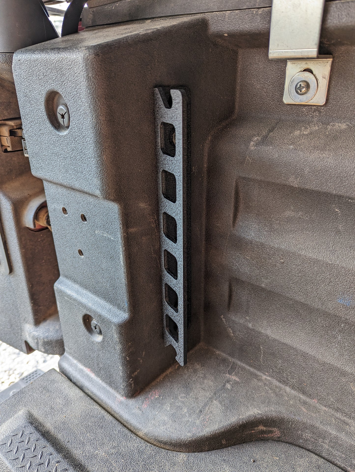 Multi-Point Bed Cleats / 2017-2025 Ridgeline /